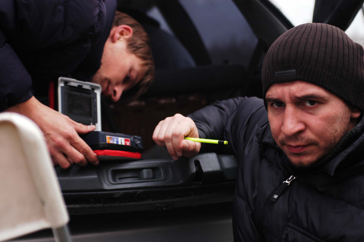 режиссер фильма "Бумер" Петр Буслов (справа)