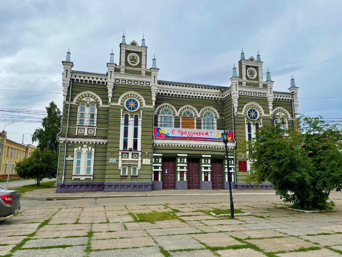 Нарядные дома малых городов России: здание драмтеатра им. А.Н. Островского  в Димитровграде | Под зонтиком | Дзен