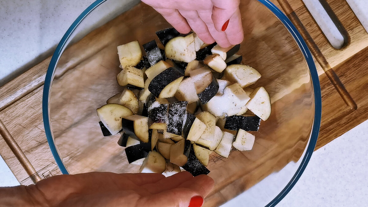 Чем можно заправить макароны, если не хочется мяса. Рецепт с баклажанами  по-итальянски | Розовый баклажан | Дзен