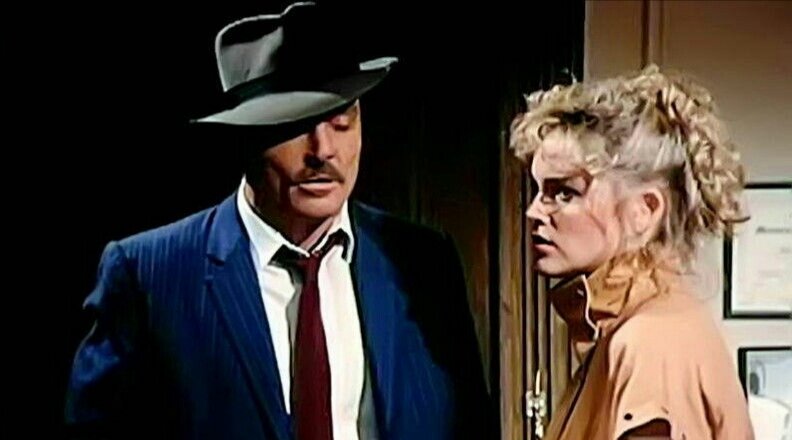 Кадр из сериала "Детекив Майк Хаммер" (1984)