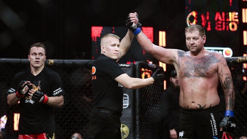 А. Емельяненко побеждает единогласным решением судей. Источник: http://infopolk.ru