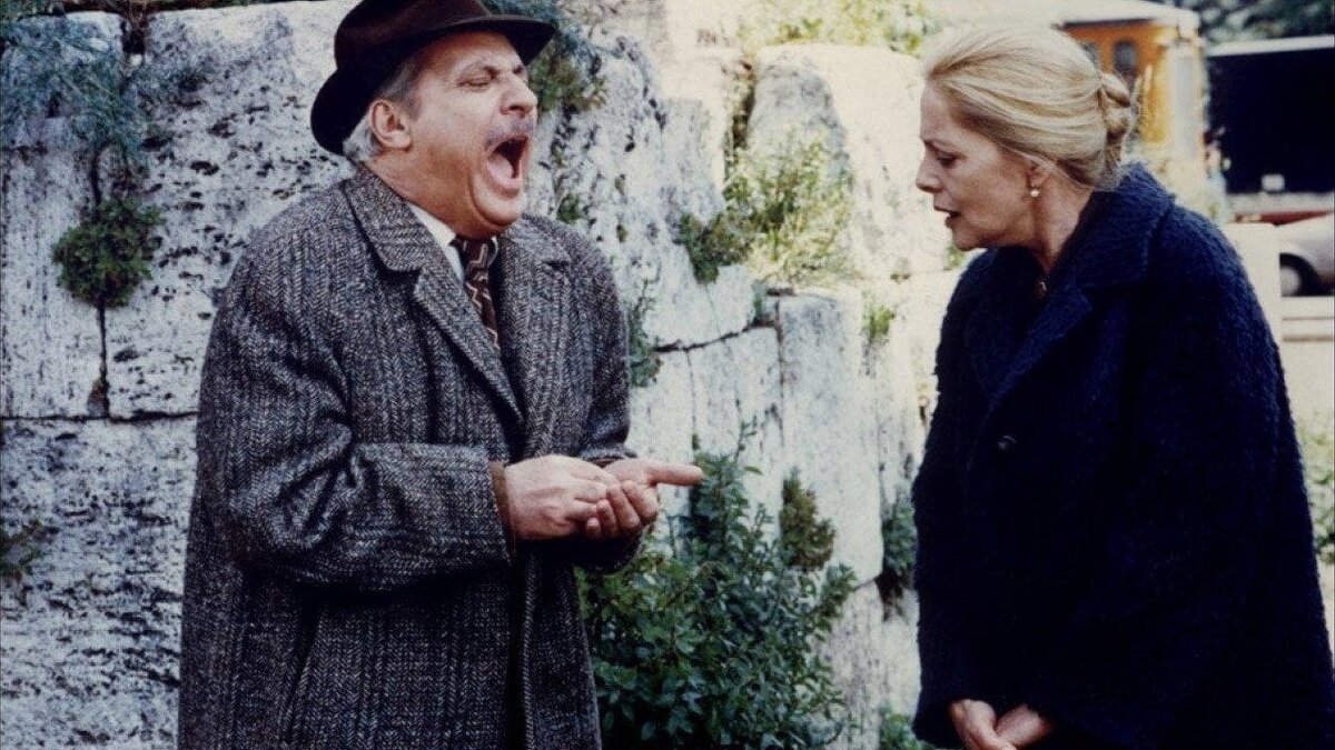 кадр из фильма с Вирной Лизи и Мишелем Серро