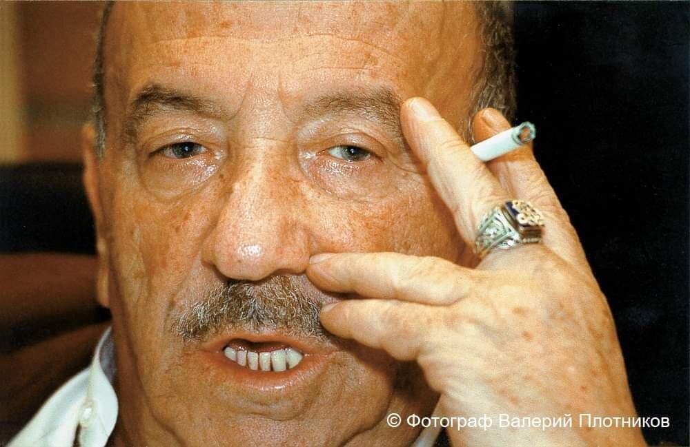 АРКАДИЙ ВАЙНЕР 