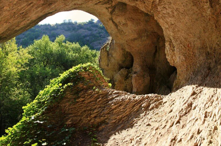 Географические особенности урочища Карасу-Баши. Алушта