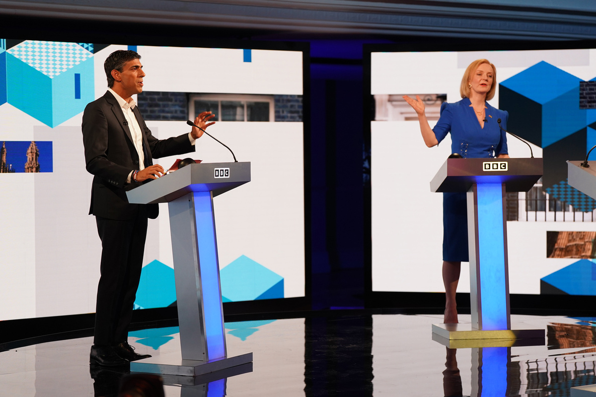     Дебаты Лиз Трасс и Риши Сунака / Gettyimages.ru / Jacob King - WPA Pool