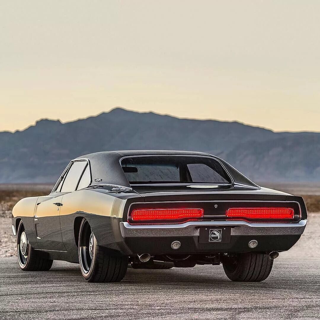 Покажи американские машины. Додж Чарджер 1969. Dodge Charger 1969. Dodge Чарджер 1969. Шевроле Чарджер 1969.