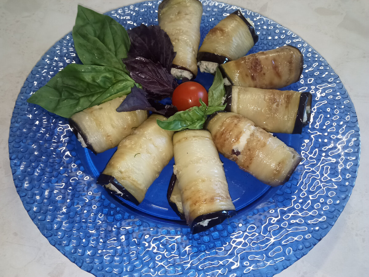 Рулетики из баклажанов. Фото Автора.