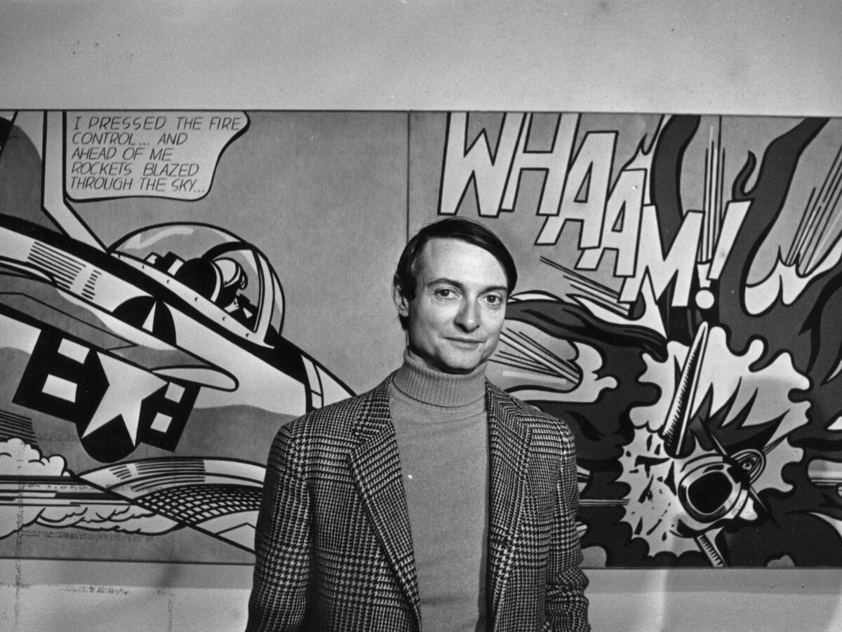 Рой Лихтенштейн перед своим диптихом "Бу-ух!" ("Whaam!") 1963 г. © Wesley / Getty Images