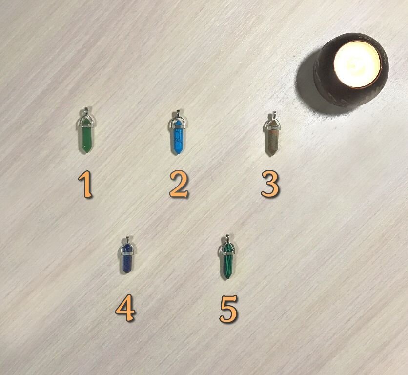 1. Авантюрин 2. Бирюза 3. Яшма 4. Лазурит 5. Малахит