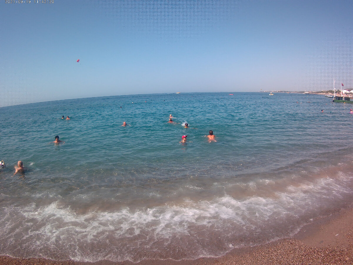 А это Анталья - кораллов нет, рыбок нет - но есть ласковое Средиземное море....