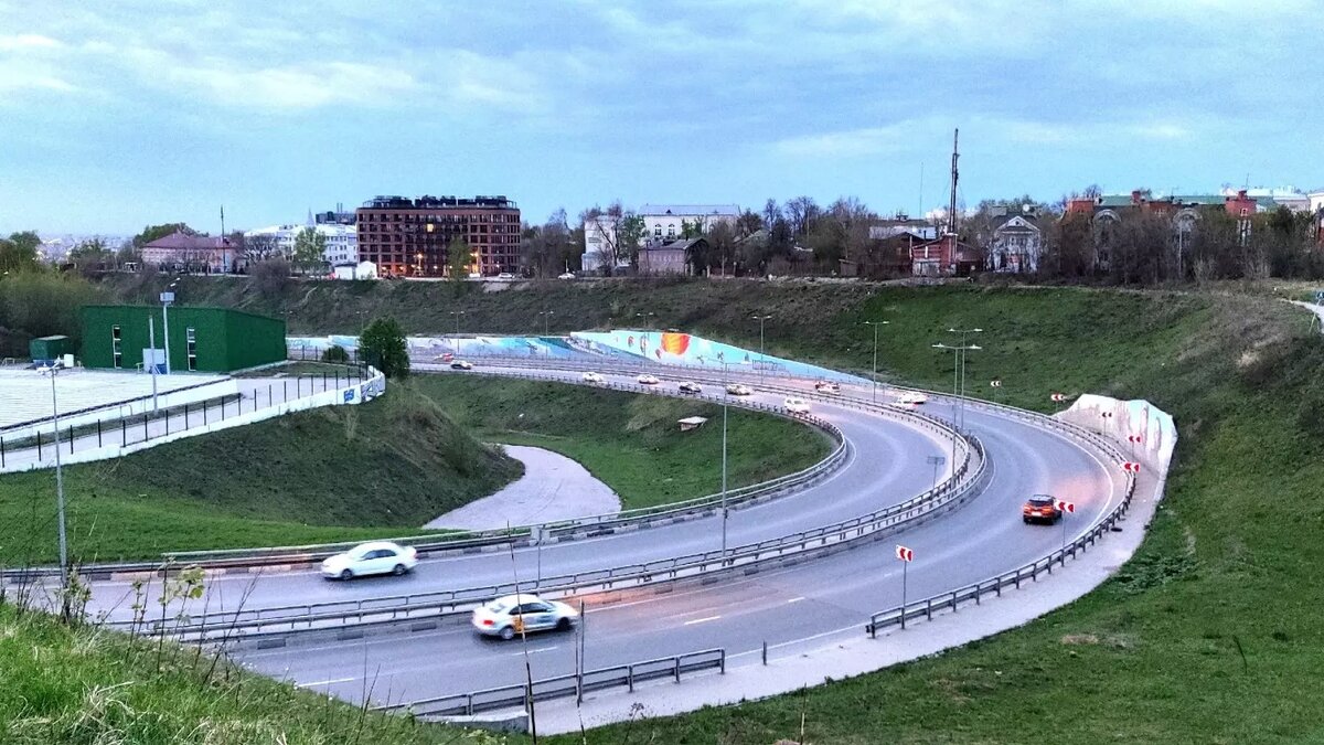     Режим повышенной готовности, введенный из-за оползня, отменили в Нижегородском районе Нижнего Новгорода. Постановление об этом размещено на сайте городской мэрии.