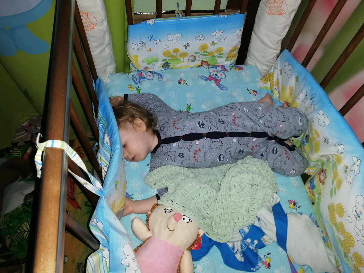 Сон и поза ребенка во сне