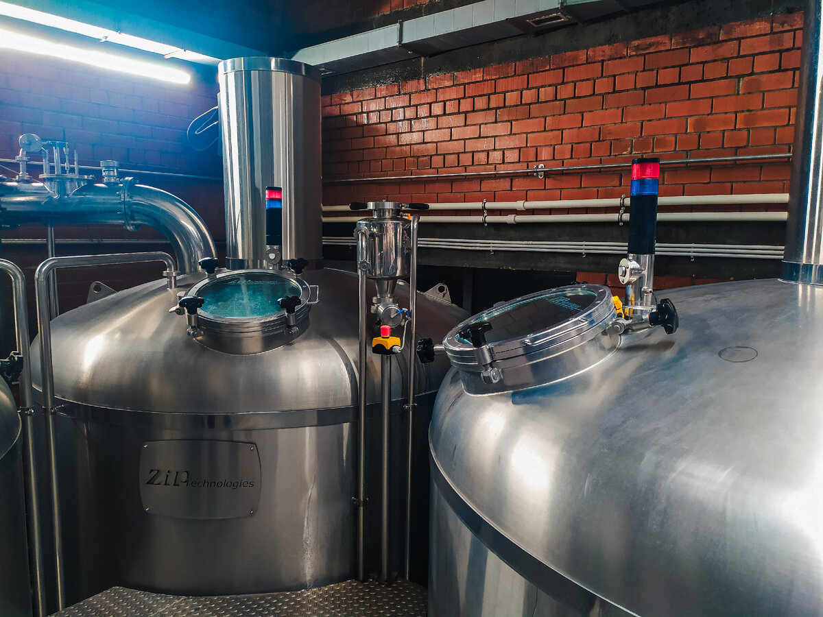 молочный стаут пиво. пивоварня тюмень. мелитопольская пивоварня димиорс. паб ермолаев тюмень. пивоварня тюмень ермолаев на воронинских горках.