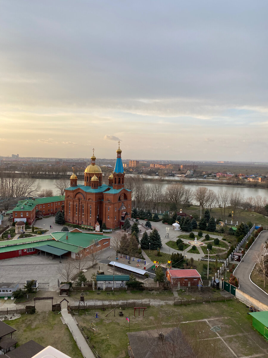 Часто меня спрашивают подписчики и просто люди, посещающие мои каналы: Почему вы выбрали именно район ЮМР КРАСНОДАРА для проживания? 