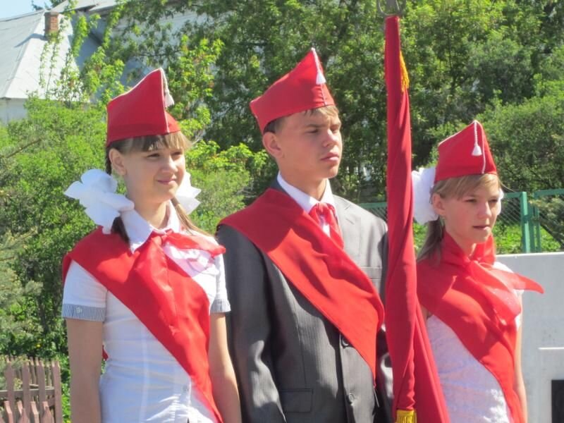 Фото на день пионерии в школе