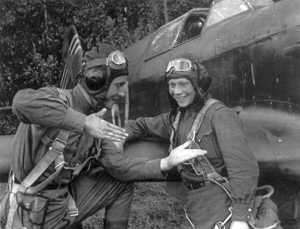 Зачем советские лётчики дырявили свою обувь во время Великой ОтечественнойВойны