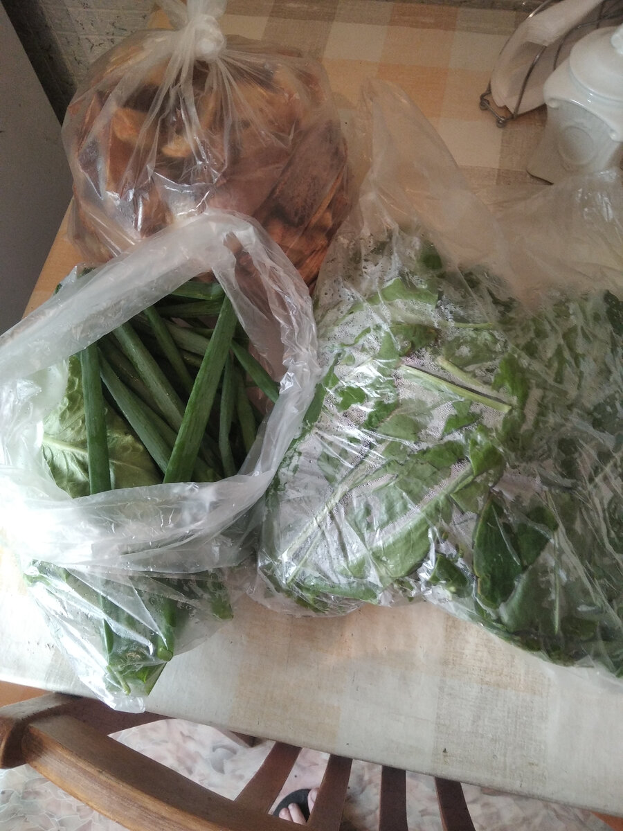 Сухари,щавель,зелень из деревни