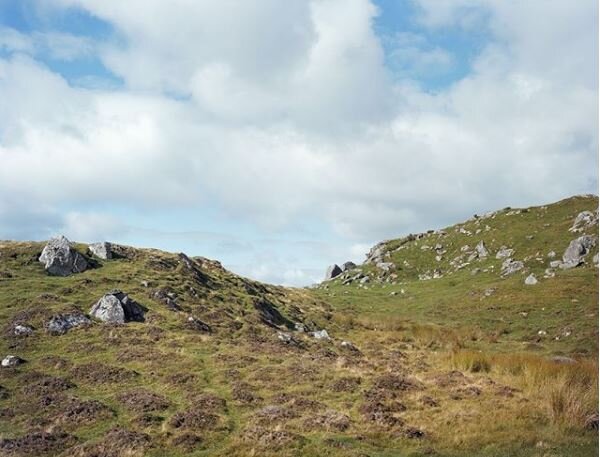 “County of Sutherland, Scotland, 1988.” 1988. Chromogenic color print, printed 2017. Courtesy the artist and 303 Gallery, New York.