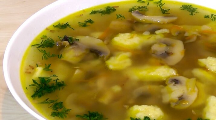 Гречневый суп с грибами и клёцками