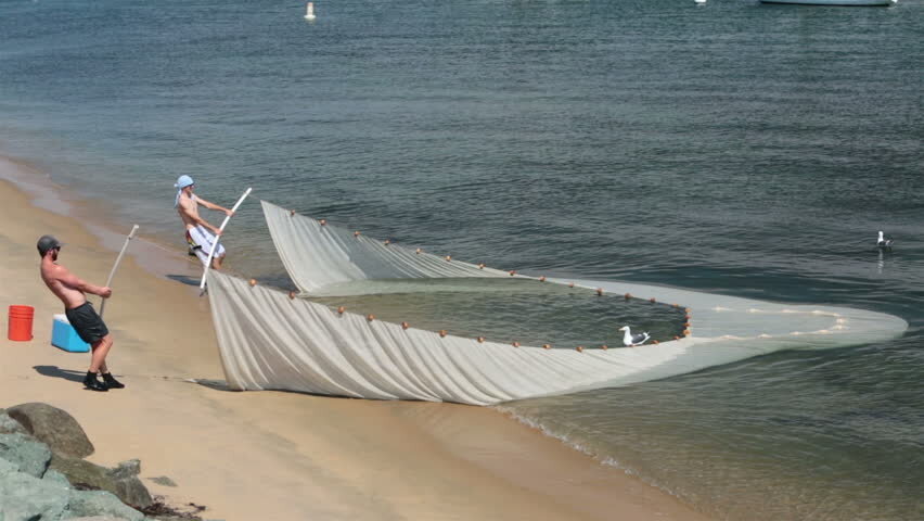 Пример ловли вдвоем с берега.