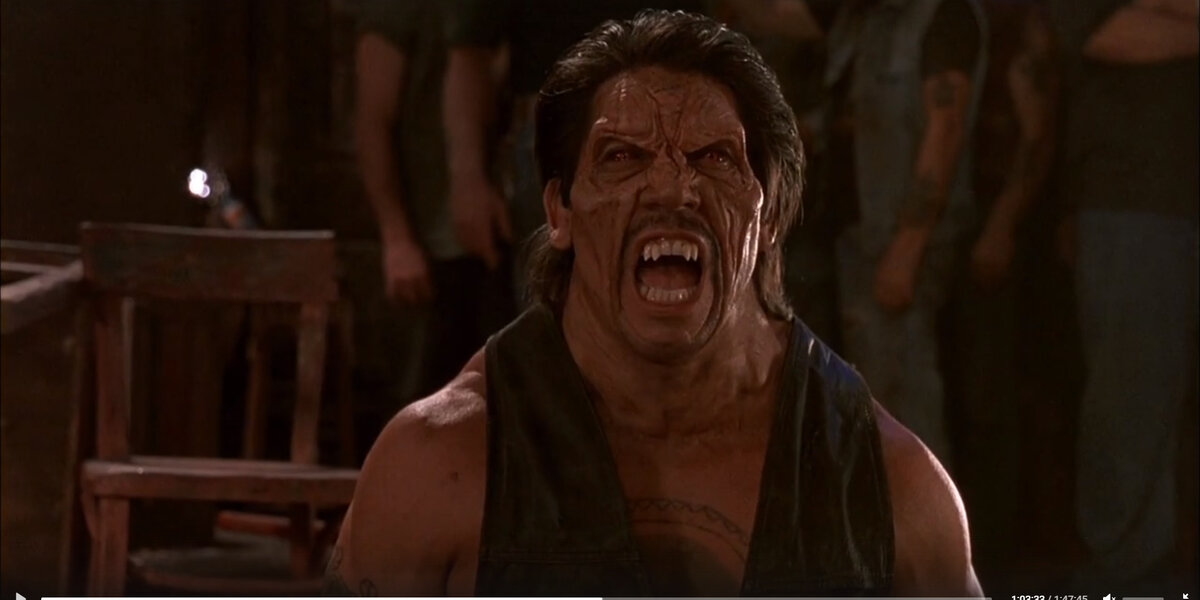 Кадр из фильма От заката до рассвета Дэнни Трехо