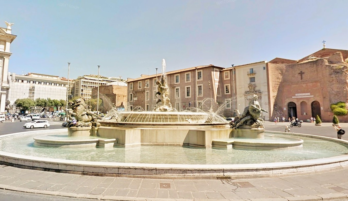 Фонтан Наяд на площади Республики в Риме