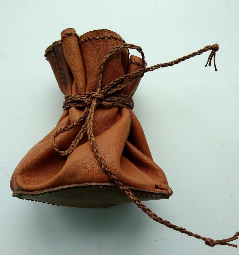 кожаный мешок человек. кожаный мешок человек. кожаный мешочек для денег. мошна кошель. кожаный мешок для мелочи.