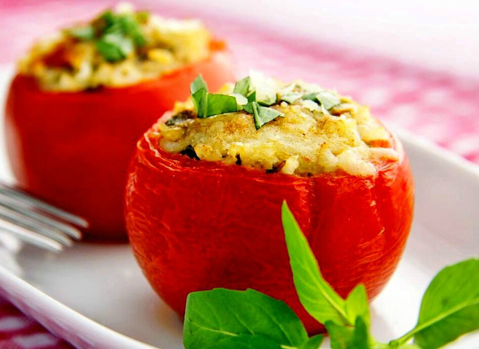 Отборные помидоры с вкуснейшей начинкой  - изысканное блюдо для всей семьи.