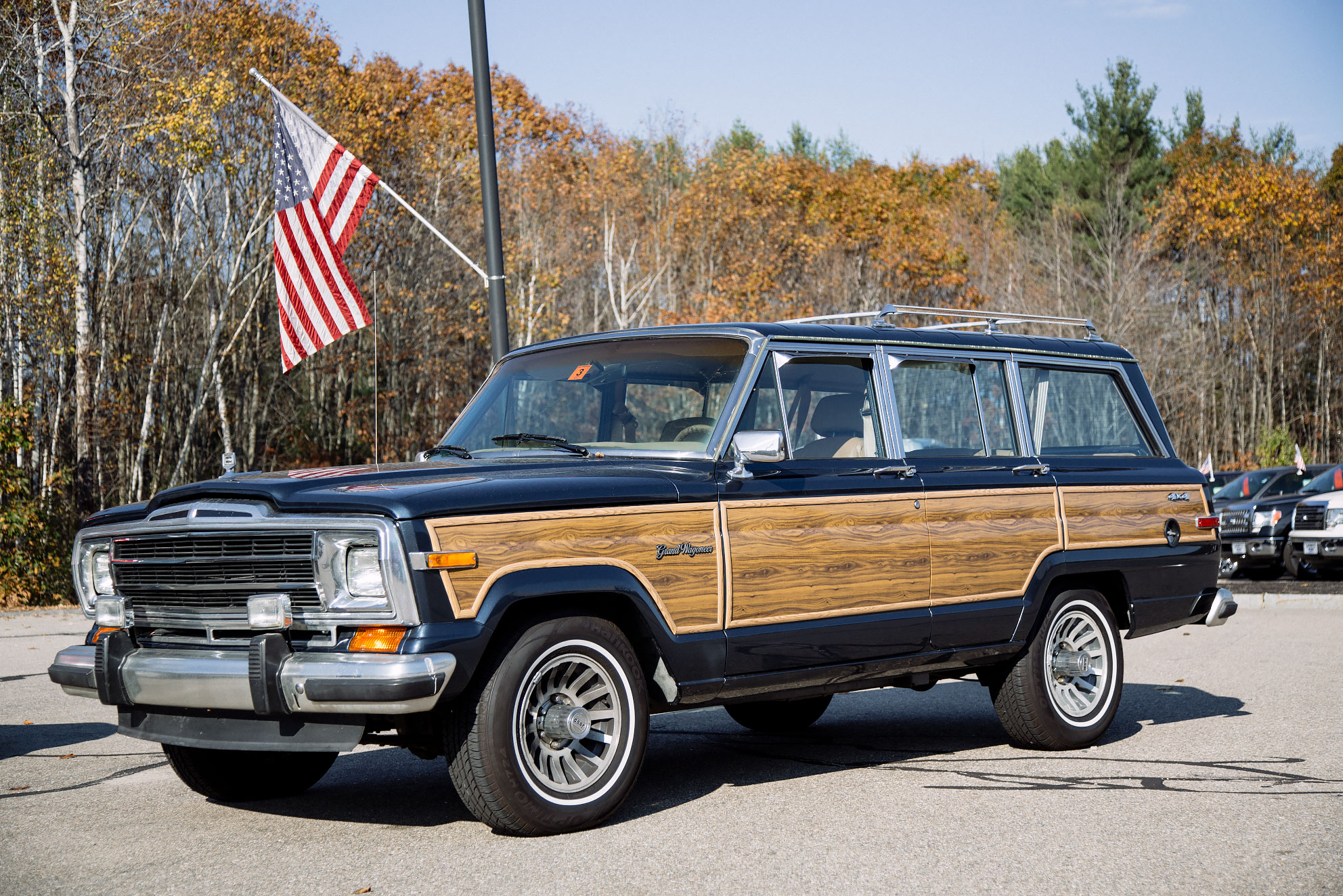 Внедорожники Jeep Wagoneer