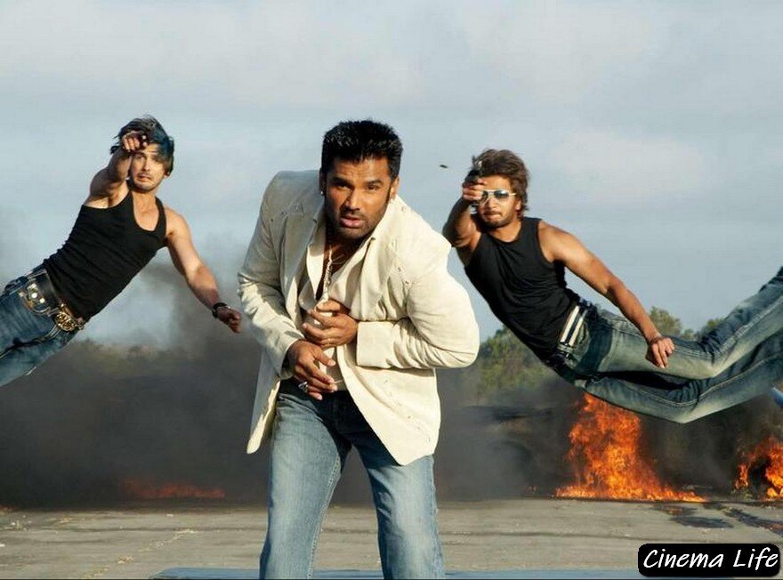 Хотели бы поучаствовать в съёмках индийского боевика? Пишите в комментарии!