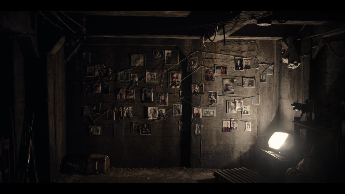 Первый тьма. Dark сериал Нетфликс. Тьма Нетфликс. Тьма сериал пещера. Сериал тьма 2022