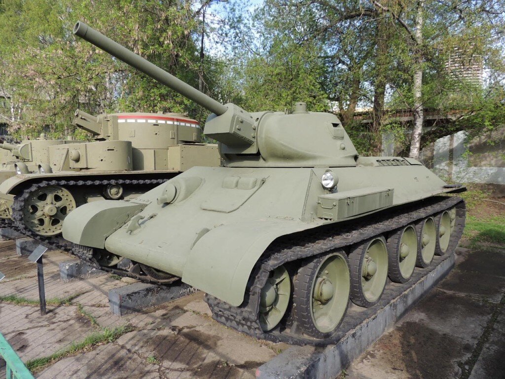 Танк 34 года. Т 34 ранний. Т-45 танк. Т 34 раннего образца. Танк 34 500 машина.