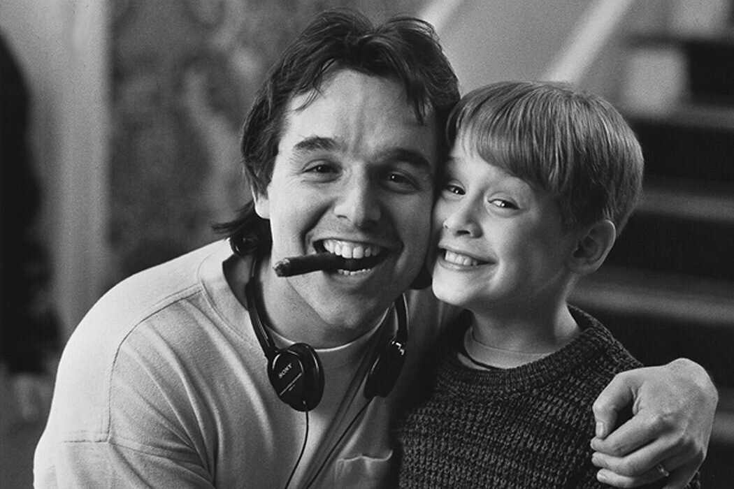 Крис Коламбус с главной звездой фильма. Источник ecartelera.com