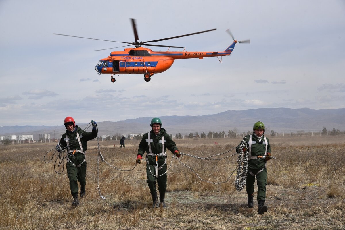 летчики авиалесоохрана. авиабаза охраны лесов. владимирская база авиационной охраны лесов. мурманская авиабаза охраны лесов. авиалесоохрана улан-удэ.