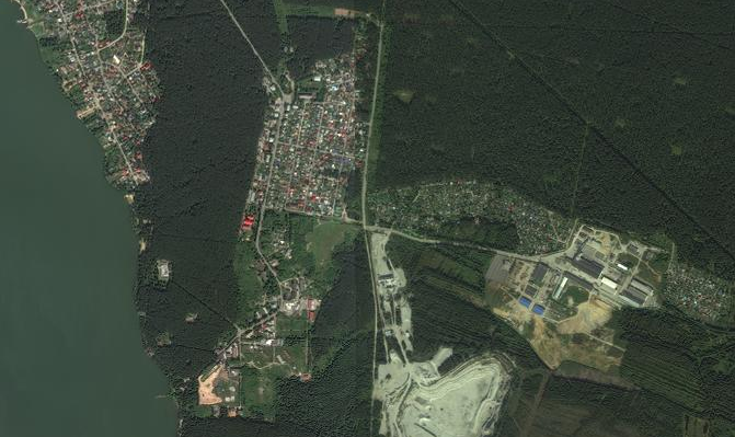 Слева направо: пос. Изоплит, завод Берит