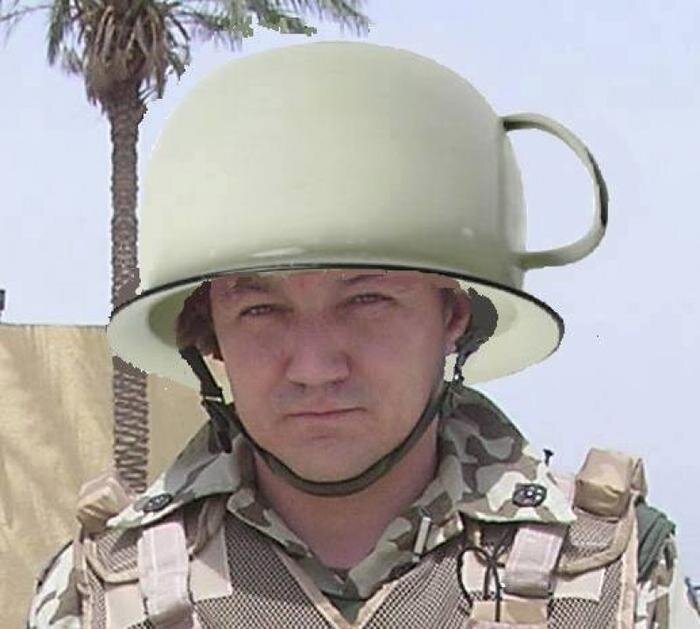 На его счету десятки фейков и вбросов. Награда нашла своего "героя". Он самоубился из наградного пистолета.