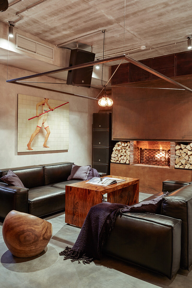 Лаунж-зона с камином. 