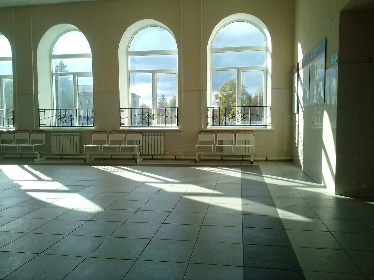 Если долго смотреть на картинку, то можно увидеть пыль, грязь и кровожадных микробов...