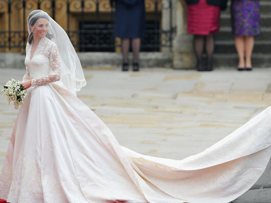 От низкой обуви леди Ди до высоких каблуков королевы Летиции: какую обувь носили королевские невесты в день свадьбы