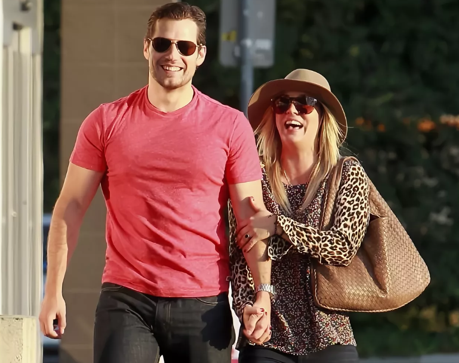 Все фото из открытых источников. Генри Кавилл и Келли Куоко.