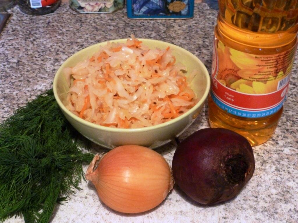 Салат «Метелка»из квашеной капусты.