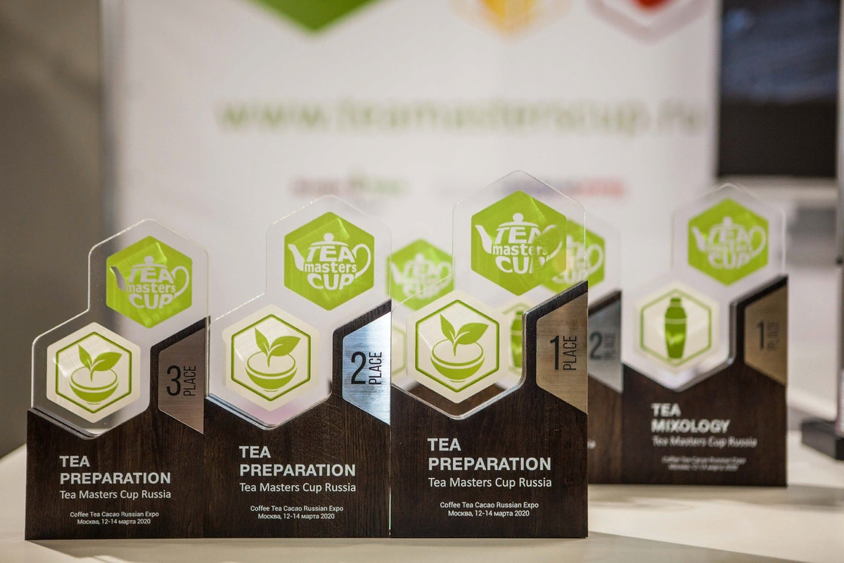 Стенд "Tea Masters Cup Russia"  и чайные награды (Фото vk.com/tmc_russia).