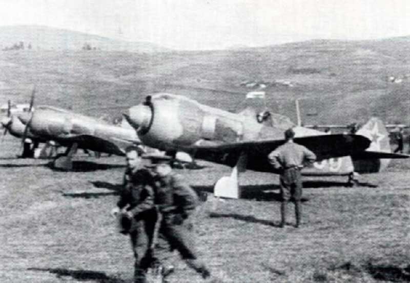 Ла-5 на полевом аэродроме во время Воздушных сражений на Кубани, 1943 г.