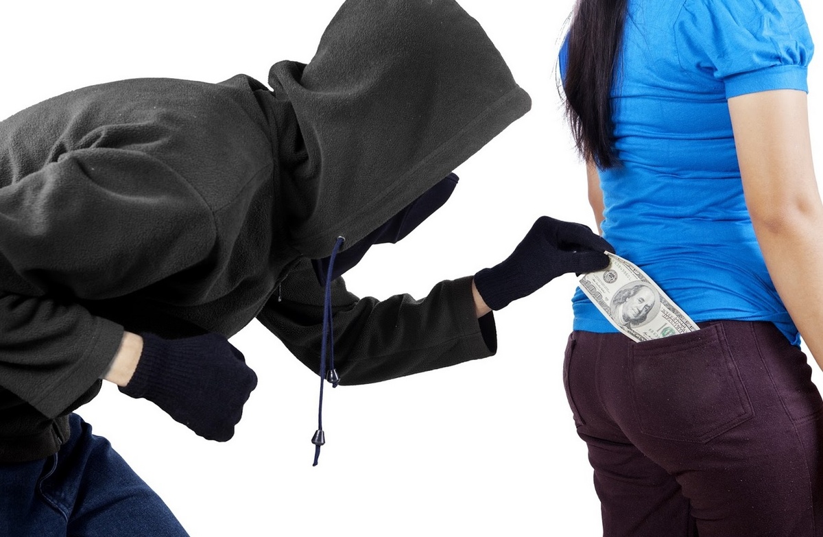 Неужели у меня начали красть деньги?