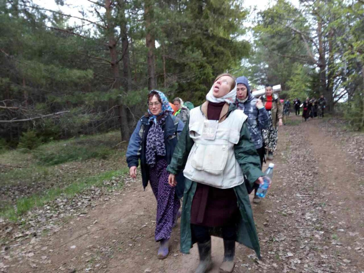 Идём с Настей. 