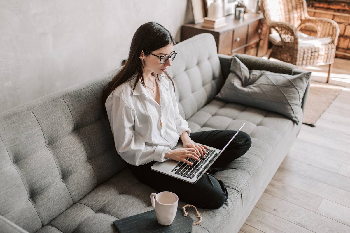 https://www.pexels.com/photo/woman-working-at-home-using-laptop-4050291/