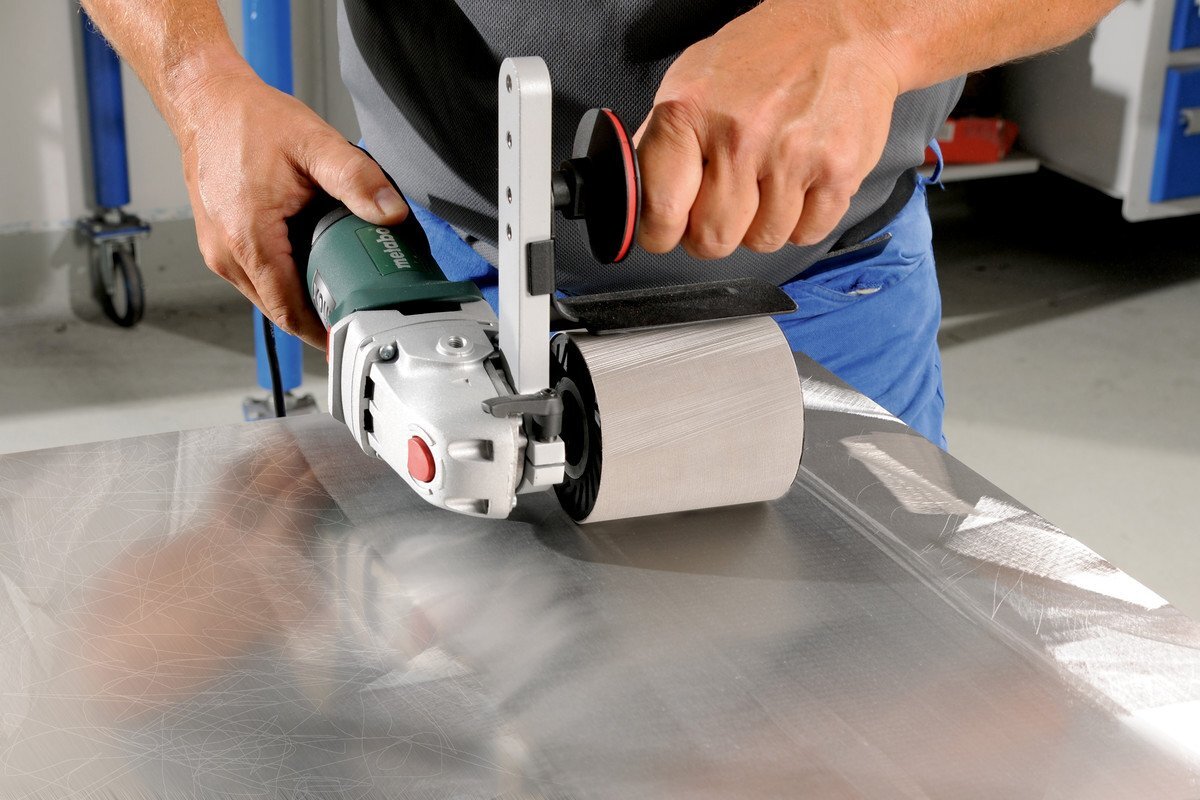 Работа шлифовальным кольцом на барабане. Привод - щёточная машина Metabo