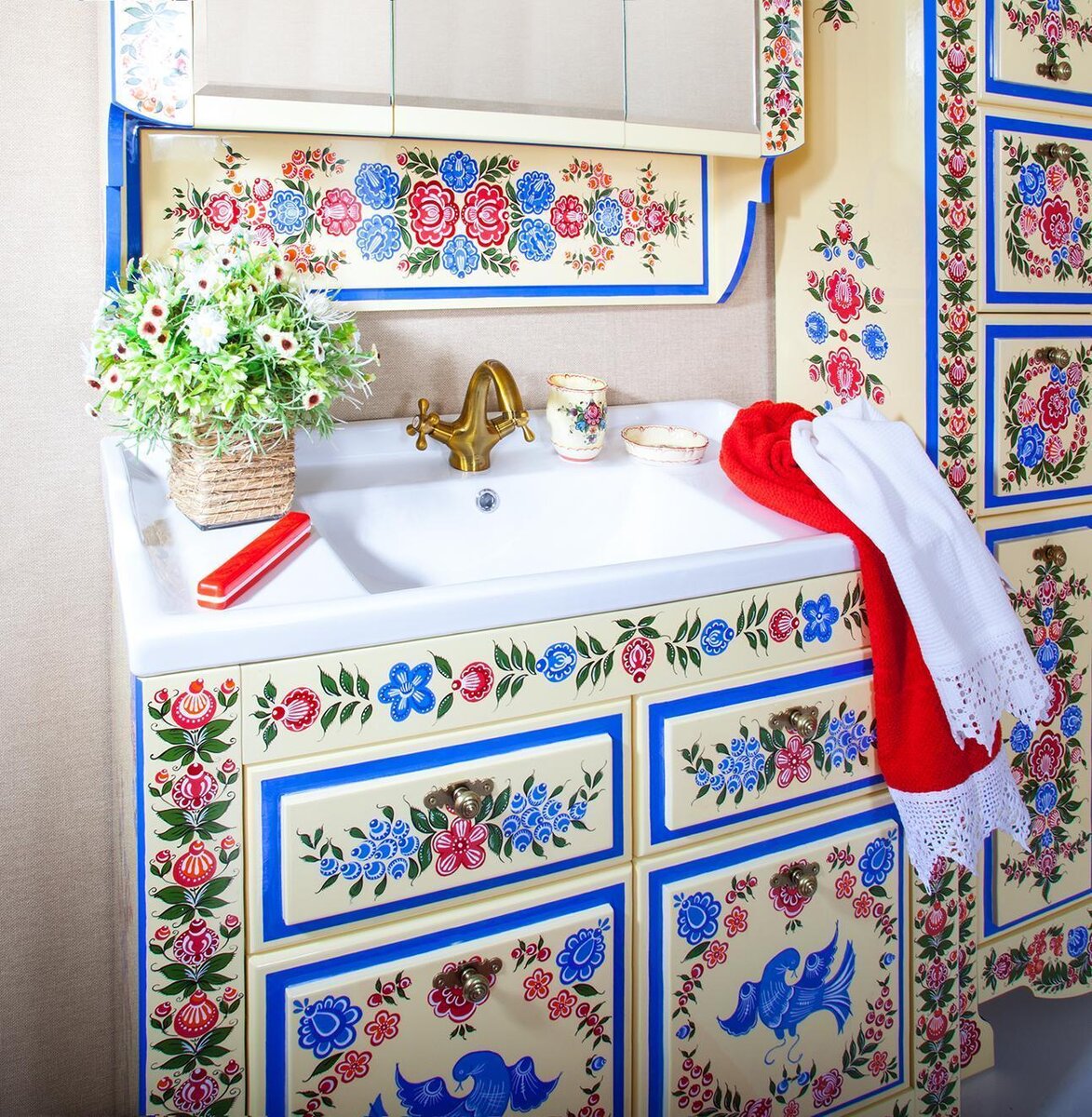 художественная роспись на мебели