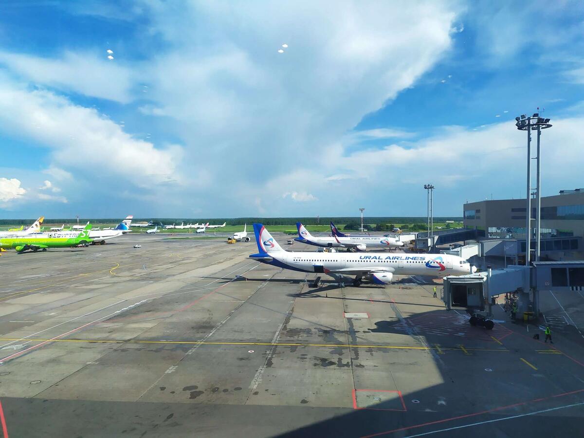 Вид из окошка на задержанный рейс. 