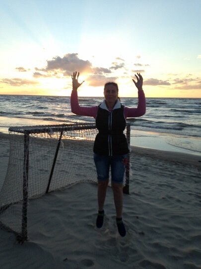 Юрмала, 8 августа 2017. Просто представьте, что вас кто-то сфотографировал в тот момент, когда вы играли в футбол с... Солнцем. 